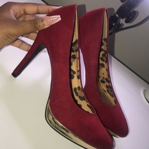 Red Heels w Gold Trim